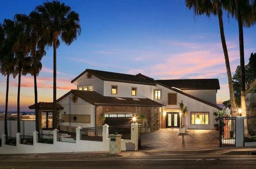 Palace of Aloha in La Jolla