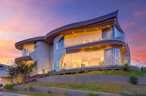The Wave House!  Iconic Design - Panoramic Views